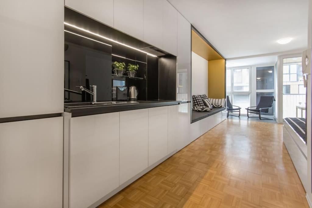 Gorgeous Flat With Garage