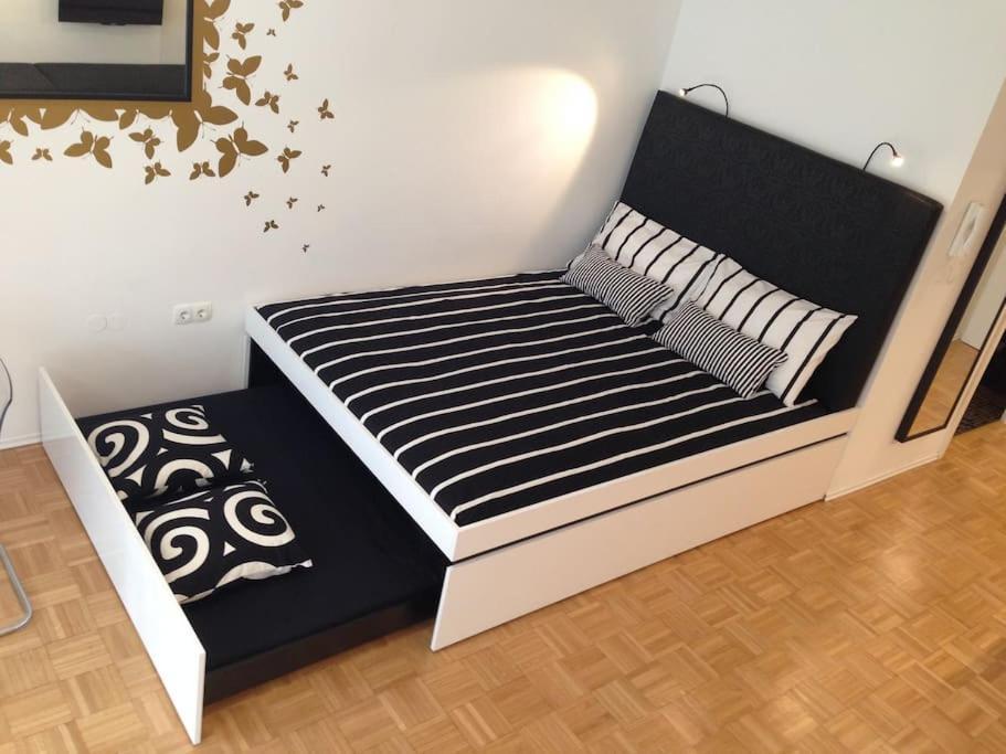 Apartma Gorgeous Flat With Garage *