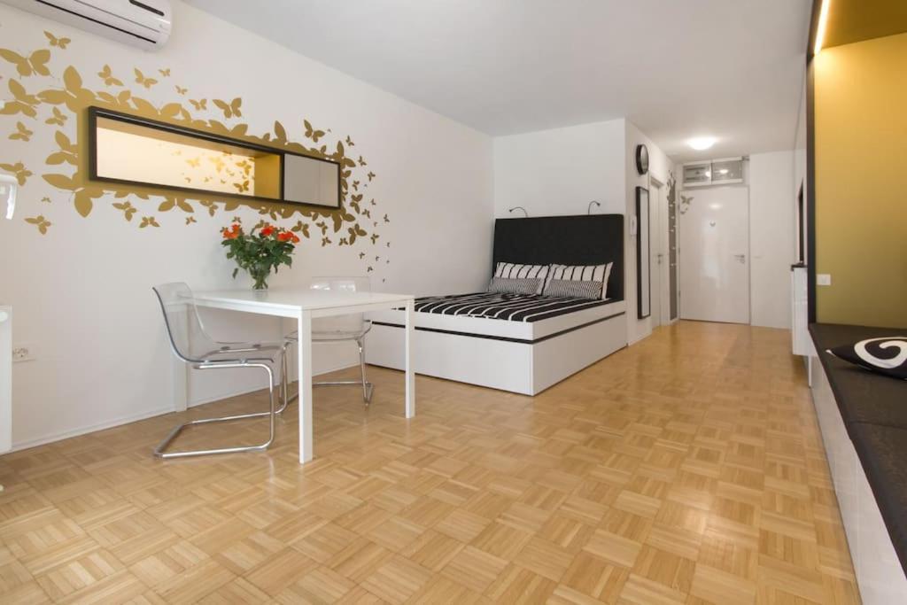 Gorgeous Flat With Garage Apartma *
